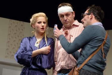 „Doppelt leben hält besser“ (Theater Verein Schlanders); Fotos: Sepp