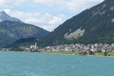 Erste Rundfahrt der „Hubertus“ auf dem Reschensee im heurigen Jahr. Fotos: Sepp