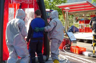 Großübung des Bezirksfeuerwehrverbandes Untervinschgau in Laas (Gefahrgutunfall auf der Laaser Geraden) und in Schlanders (Rauchentwicklung im Krankenhaus), 9. Juni 2018; Fotos: Sepp