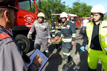 Großübung des Bezirksfeuerwehrverbandes Untervinschgau in Laas (Gefahrgutunfall auf der Laaser Geraden) und in Schlanders (Rauchentwicklung im Krankenhaus), 9. Juni 2018; Fotos: Sepp