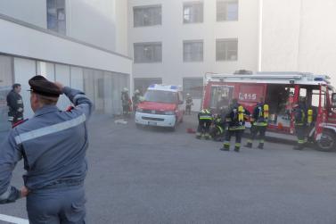 Großübung des Bezirksfeuerwehrverbandes Untervinschgau in Laas (Gefahrgutunfall auf der Laaser Geraden) und in Schlanders (Rauchentwicklung im Krankenhaus), 9. Juni 2018; Fotos: Sepp