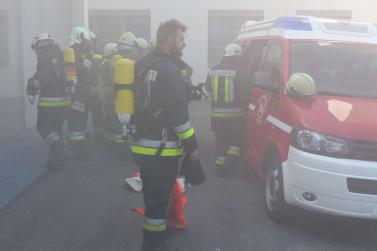 Großübung des Bezirksfeuerwehrverbandes Untervinschgau in Laas (Gefahrgutunfall auf der Laaser Geraden) und in Schlanders (Rauchentwicklung im Krankenhaus), 9. Juni 2018; Fotos: Sepp