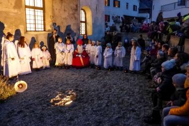Nikolauslegende und Nikolausumzug Latsch; 5. Dezember 2018; Fotos Sepp
