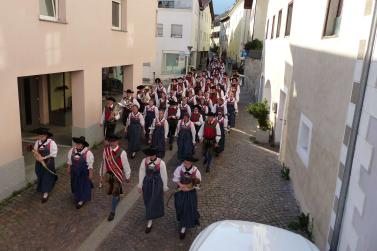 Segnung des Pavillons im Dorfanger von Mals am Herz-Jesu-Sonntag 2019; Fotos: Sepp