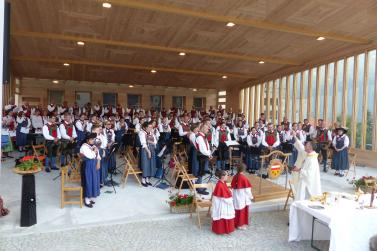 Segnung des Pavillons im Dorfanger von Mals am Herz-Jesu-Sonntag 2019; Fotos: Sepp