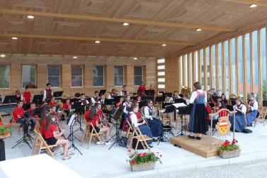 Segnung des Pavillons im Dorfanger von Mals am Herz-Jesu-Sonntag 2019; Fotos: Sepp