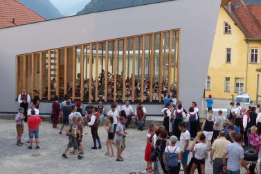 Segnung des Pavillons im Dorfanger von Mals am Herz-Jesu-Sonntag 2019; Fotos: Sepp