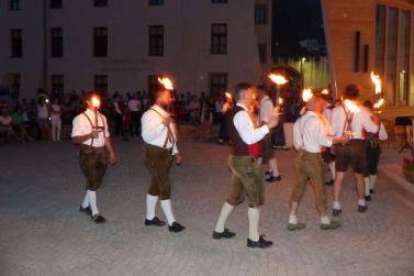 Segnung des Pavillons im Dorfanger von Mals am Herz-Jesu-Sonntag 2019; Fotos: Sepp