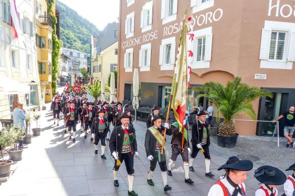 60 Jahre Wiedergründung der Schützenkompanie Schlanders und Fahnenweihe (16. Juni 2019). Fotos: Sepp
