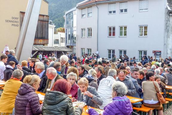 Die fünfte Auflage des Brauchtums- und Genussfestes am 13. Oktober gehörte zu den Höhepunkten der Brauchtumswoche 2019 in Prad. Fotos: Sepp