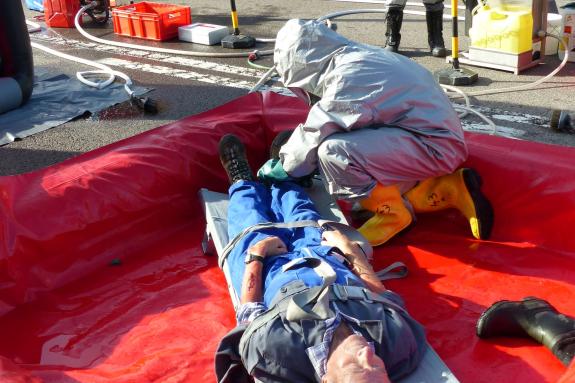 Großübung des Bezirksfeuerwehrverbandes Untervinschgau in Laas (Gefahrgutunfall auf der Laaser Geraden) und in Schlanders (Rauchentwicklung im Krankenhaus), 9. Juni 2018; Fotos: Sepp