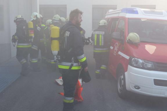 Großübung des Bezirksfeuerwehrverbandes Untervinschgau in Laas (Gefahrgutunfall auf der Laaser Geraden) und in Schlanders (Rauchentwicklung im Krankenhaus), 9. Juni 2018; Fotos: Sepp