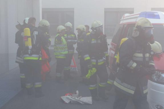 Großübung des Bezirksfeuerwehrverbandes Untervinschgau in Laas (Gefahrgutunfall auf der Laaser Geraden) und in Schlanders (Rauchentwicklung im Krankenhaus), 9. Juni 2018; Fotos: Sepp