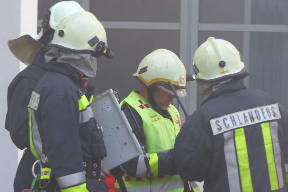Großübung des Bezirksfeuerwehrverbandes Untervinschgau in Laas (Gefahrgutunfall auf der Laaser Geraden) und in Schlanders (Rauchentwicklung im Krankenhaus), 9. Juni 2018; Fotos: Sepp