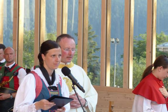 Segnung des Pavillons im Dorfanger von Mals am Herz-Jesu-Sonntag 2019; Fotos: Sepp