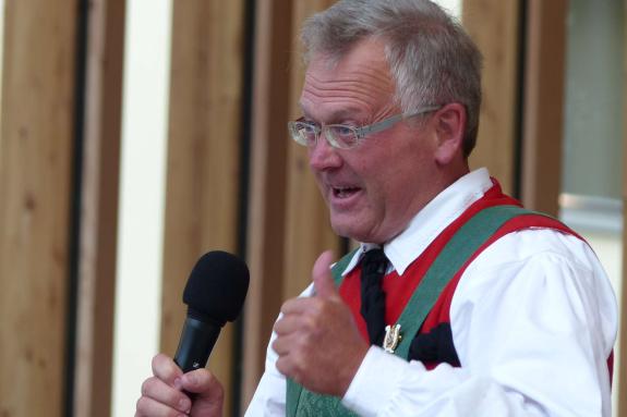 Segnung des Pavillons im Dorfanger von Mals am Herz-Jesu-Sonntag 2019; Fotos: Sepp