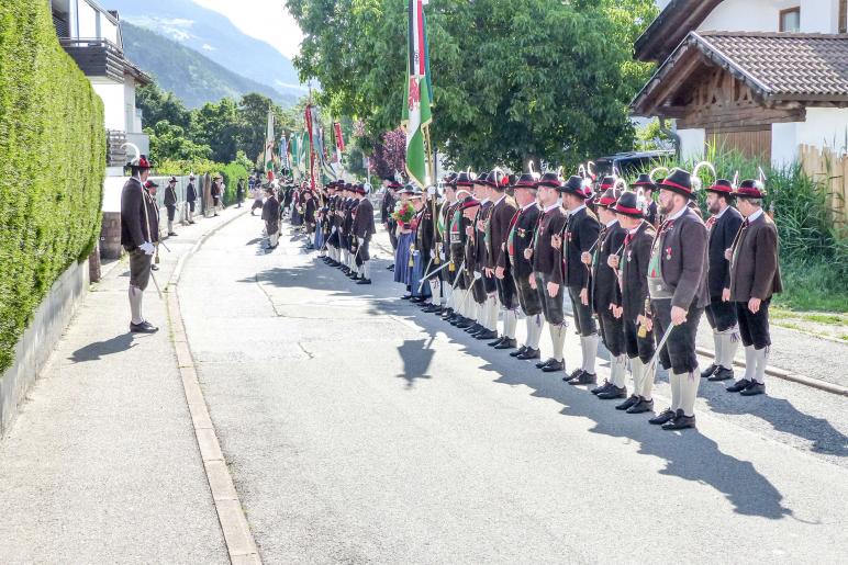60 Jahre Wiedergründung der Schützenkompanie Schlanders und Fahnenweihe (16. Juni 2019). Fotos: Sepp
