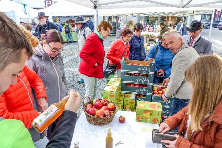 Die fünfte Auflage des Brauchtums- und Genussfestes am 13. Oktober gehörte zu den Höhepunkten der Brauchtumswoche 2019 in Prad. Fotos: Sepp