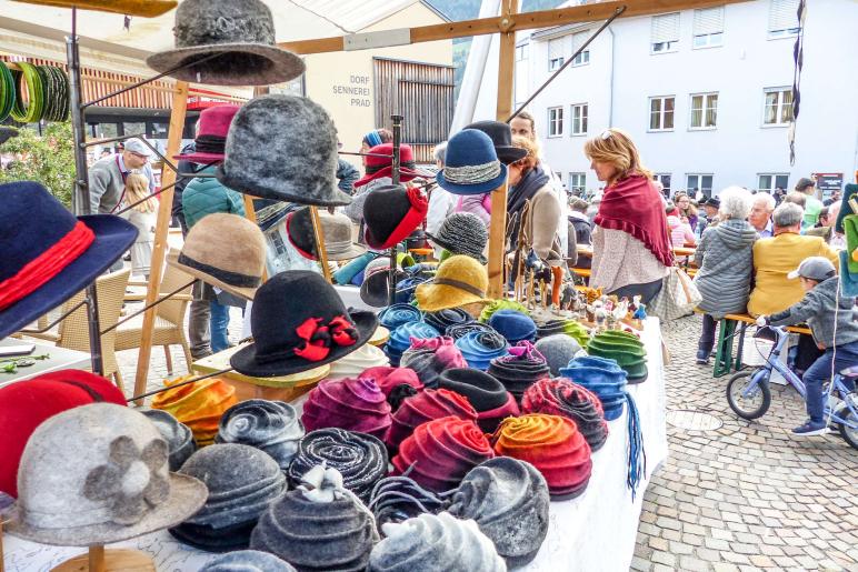 Die fünfte Auflage des Brauchtums- und Genussfestes am 13. Oktober gehörte zu den Höhepunkten der Brauchtumswoche 2019 in Prad. Fotos: Sepp