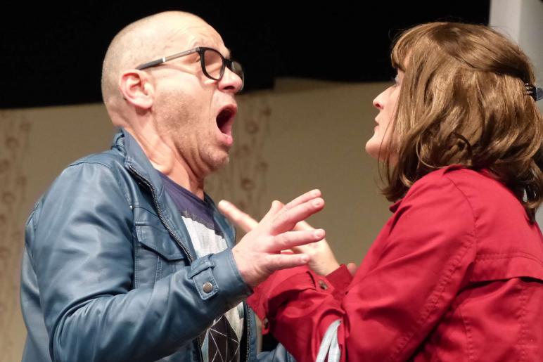 „Doppelt leben hält besser“ (Theater Verein Schlanders); Fotos: Sepp