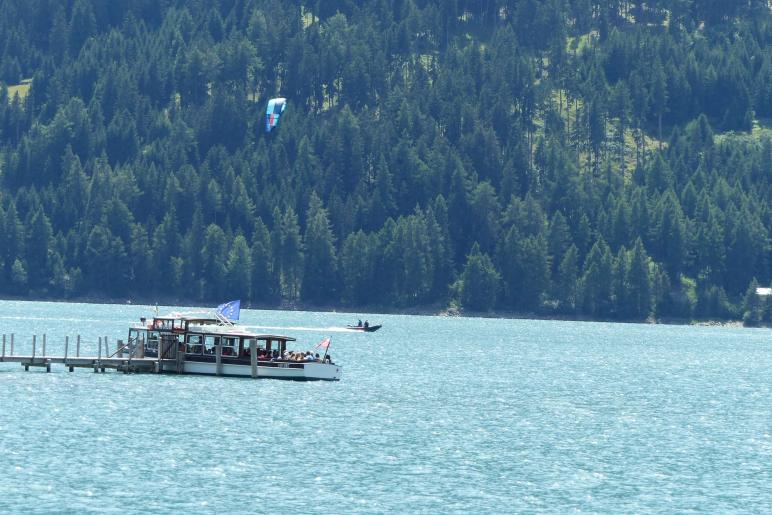 Erste Rundfahrt der „Hubertus“ auf dem Reschensee im heurigen Jahr. Fotos: Sepp