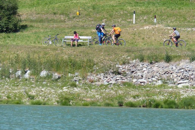 Erste Rundfahrt der „Hubertus“ auf dem Reschensee im heurigen Jahr. Fotos: Sepp