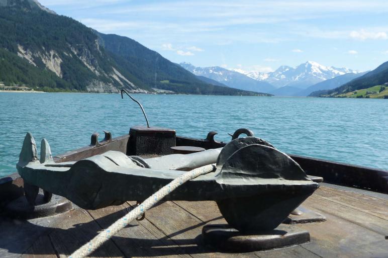 Erste Rundfahrt der „Hubertus“ auf dem Reschensee im heurigen Jahr. Fotos: Sepp