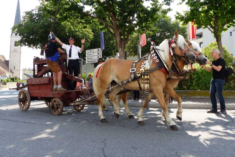 Feuerwehrfest mit Oldtimertreffen in Latsch; Einzug vom 23. Juli 2017; Fotos: Sepp