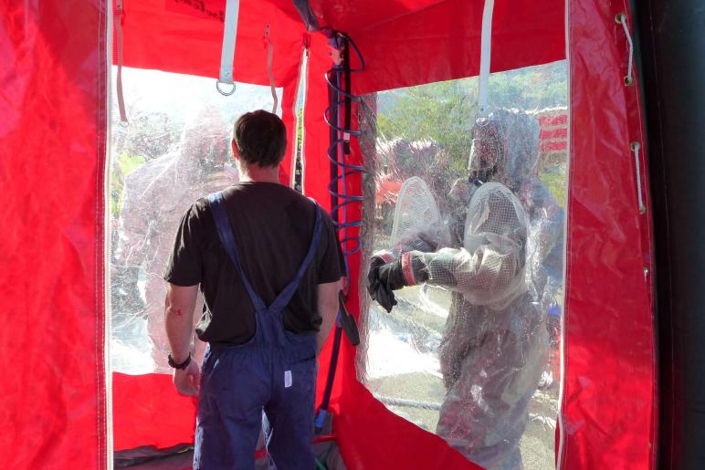 Großübung des Bezirksfeuerwehrverbandes Untervinschgau in Laas (Gefahrgutunfall auf der Laaser Geraden) und in Schlanders (Rauchentwicklung im Krankenhaus), 9. Juni 2018; Fotos: Sepp