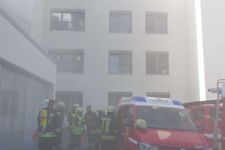 Großübung des Bezirksfeuerwehrverbandes Untervinschgau in Laas (Gefahrgutunfall auf der Laaser Geraden) und in Schlanders (Rauchentwicklung im Krankenhaus), 9. Juni 2018; Fotos: Sepp