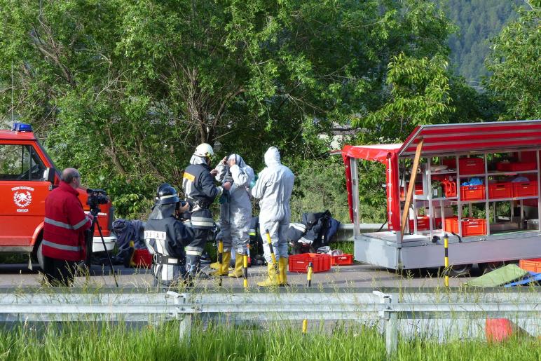 Großübung des Bezirksfeuerwehrverbandes Untervinschgau in Laas (Gefahrgutunfall auf der Laaser Geraden) und in Schlanders (Rauchentwicklung im Krankenhaus), 9. Juni 2018; Fotos: Sepp